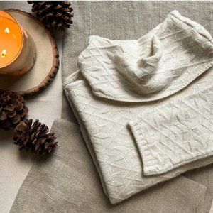 Vintage Cream Wool Cozy Turtleneck Sweater